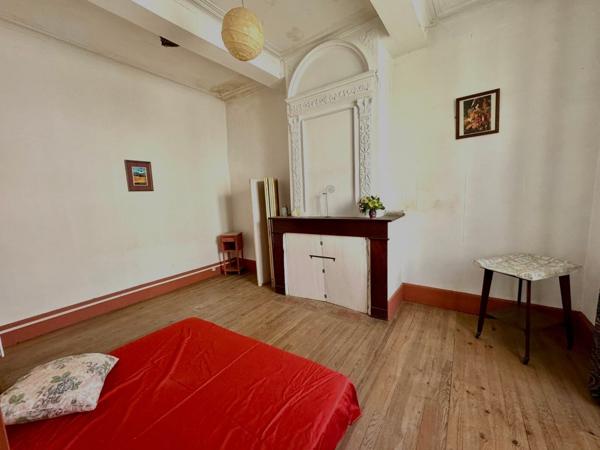 Jegun centre - Maison de maître avec jardin, garages et piscine