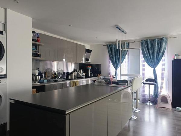 Appartement Port De Bouc 4 pièce(s) 88 m2 ET place de parking