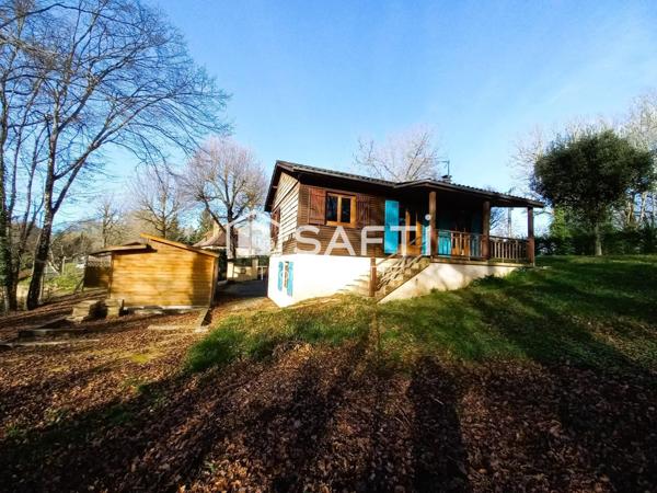 A Vitrac, Maison avec sous-sol, garages et terrain clos – Environnement calme