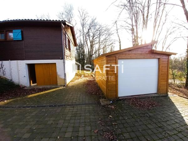 A Vitrac, Maison avec sous-sol, garages et terrain clos – Environnement calme