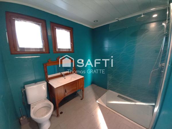 A Vitrac, Maison avec sous-sol, garages et terrain clos – Environnement calme