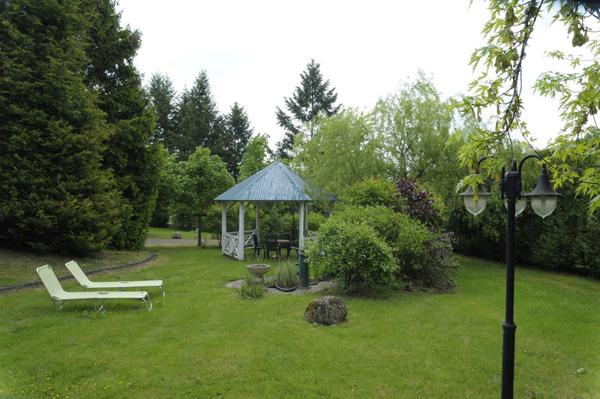 Neuvéglise (15260) Investissement ou projet familial – Murs d’hôtel / restaurant au cœur du Cantal
