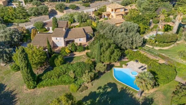 Vente Maison de luxe Ollioules 7 Pièces 186 m²