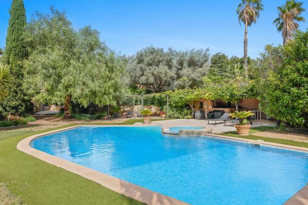 Vente Maison de luxe Ollioules 7 Pièces 186 m²