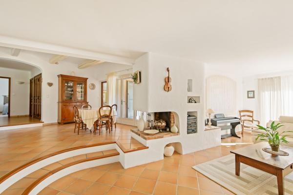 Vente Maison de luxe Ollioules 7 Pièces 186 m²