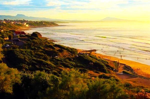 Villa neuve T5 avec piscine, jardin privatif et garage  Bidart (64210)