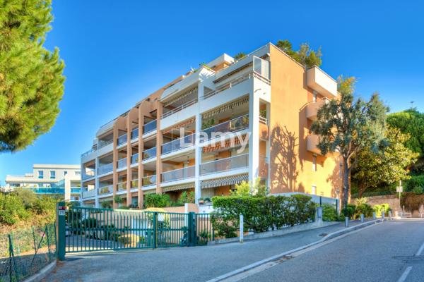 Appartement avec parking, cave et garage