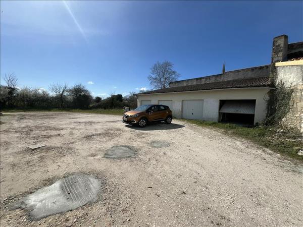 Parking à vendre |  Lesparre-Médoc |  Box individuel | 846 m²
