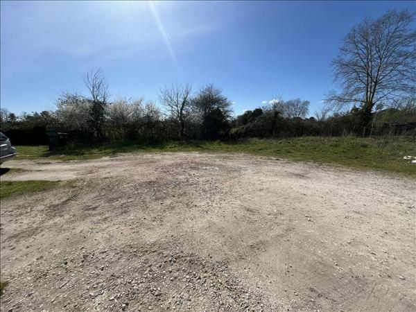 Parking à vendre |  Lesparre-Médoc |  Box individuel | 846 m²