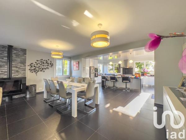 Maison 4 pièces de 157 m² à Brie-Comte-Robert (77170)