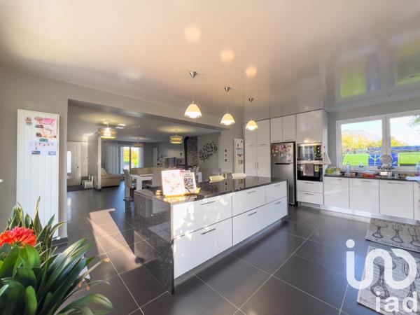 Maison 4 pièces de 157 m² à Brie-Comte-Robert (77170)