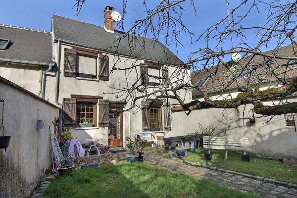 Maintenon proche maison anienne avec grange