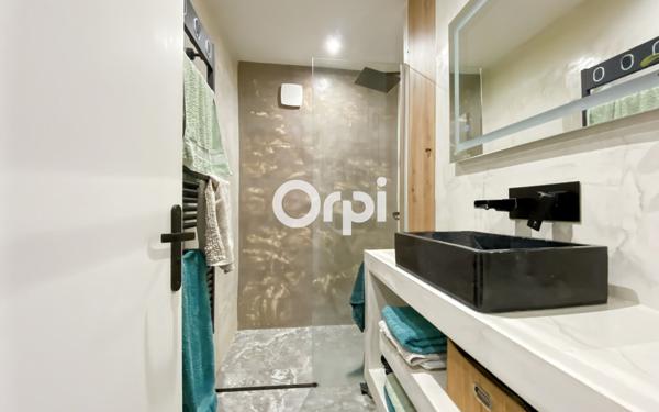 Appartement à vendre    3 pièces • 63 m2 Aubagne