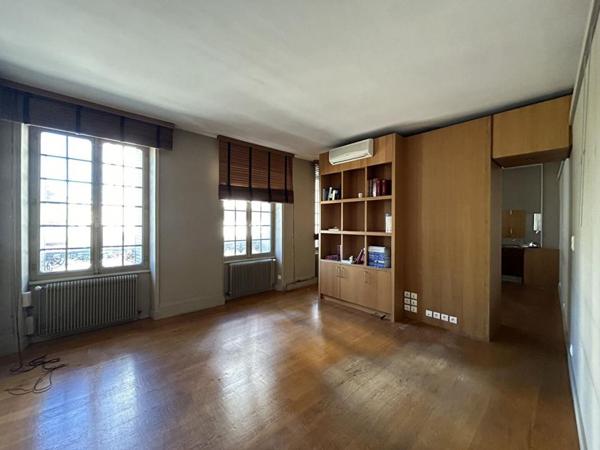 EXCLUSIVITE  CLERMONT FERRAND - ENSEMBLE DE BUREAUX 305 m²