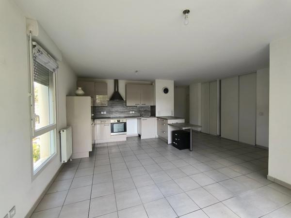 Location Appartement T4 de 74,94m²- résidence récente-ascenseur-balcon-place de parking privative