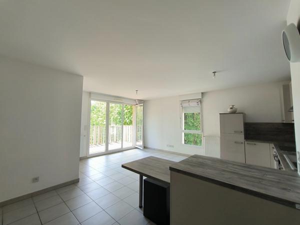 Location Appartement T4 de 74,94m²- résidence récente-ascenseur-balcon-place de parking privative