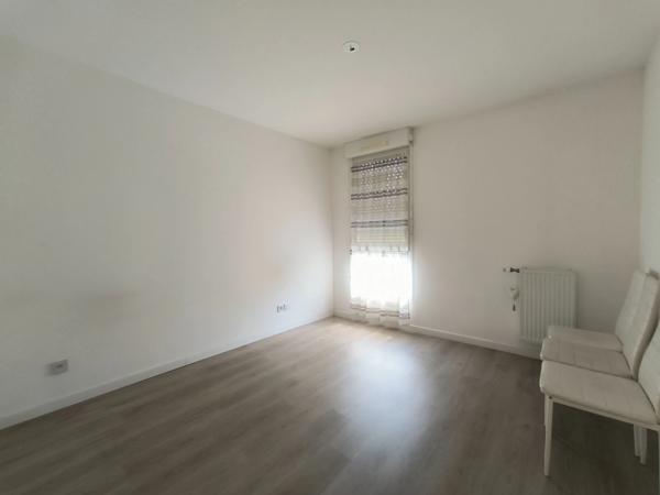 Location Appartement T4 de 74,94m²- résidence récente-ascenseur-balcon-place de parking privative