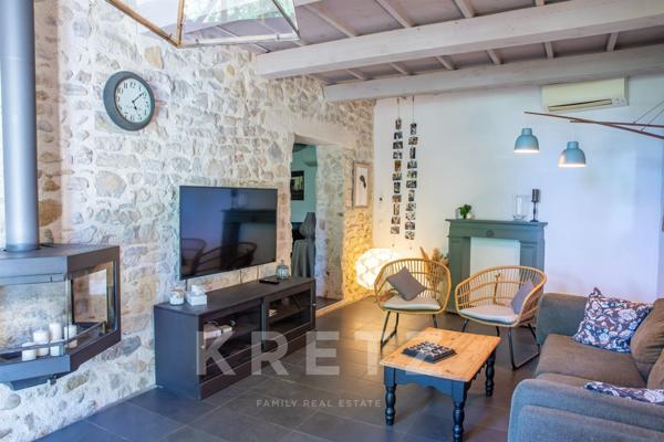 Propriété de caractère en pierre  – Élégance provençale confidentielle avec jardin paysager et pisci