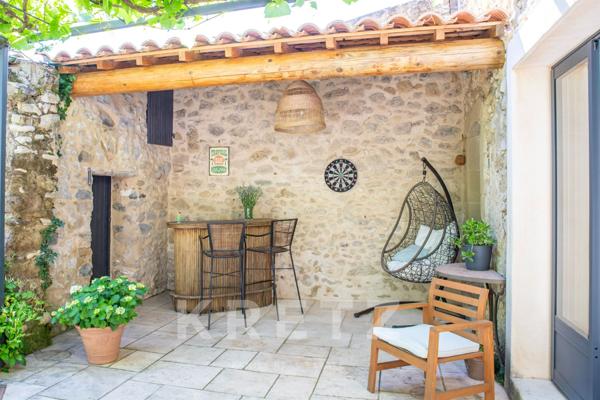 Propriété de caractère en pierre  – Élégance provençale confidentielle avec jardin paysager et pisci