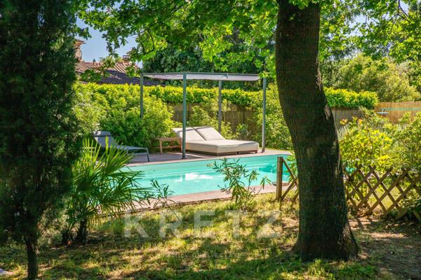 Propriété de caractère en pierre  – Élégance provençale confidentielle avec jardin paysager et pisci