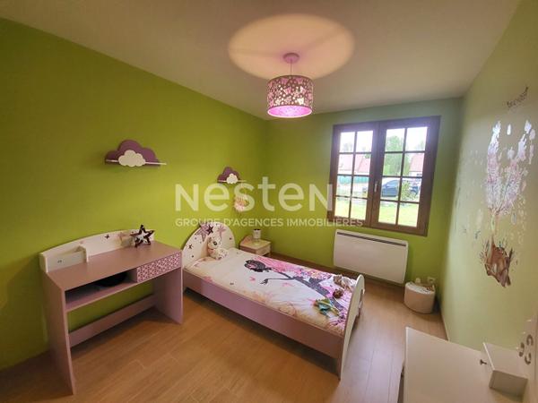 Maison familiale contemporaine de 170 m² avec 4 chambres de plain-pied et grand terrain ? La Ferté-Saint-Cyr