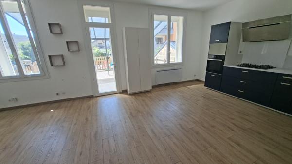 - Maison avec piscine au centre-ville -