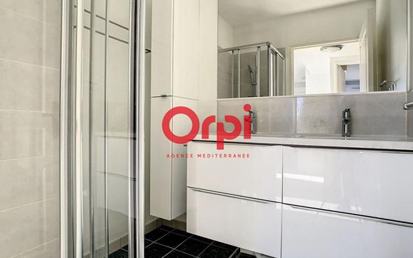 Appartement à louer    3 pièces •  Fréjus