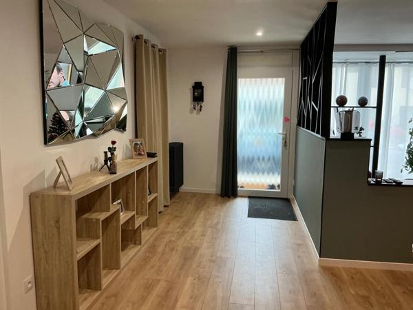 Appartement 95 m²,4 pièces, 3 chambres, terrasse.