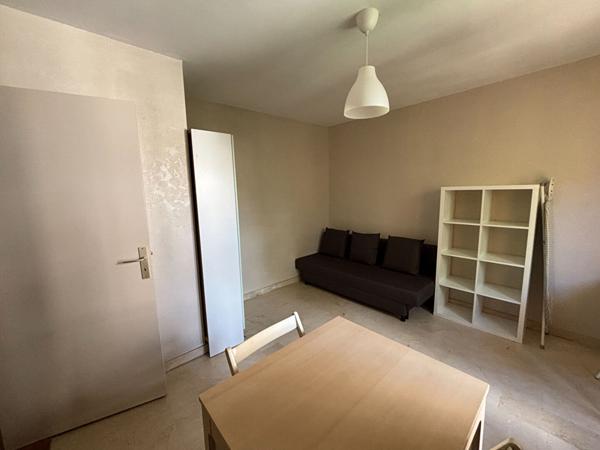 A LOUER - AIX EN PROVENCE - STUDIO MEUBLE EN CENTRE VILLE AVEC CAVE