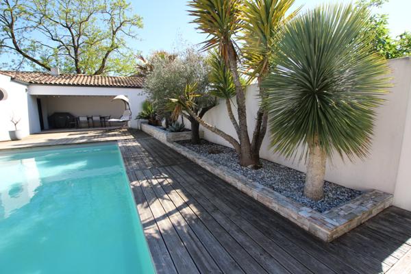 Maison contemporaine avec piscine