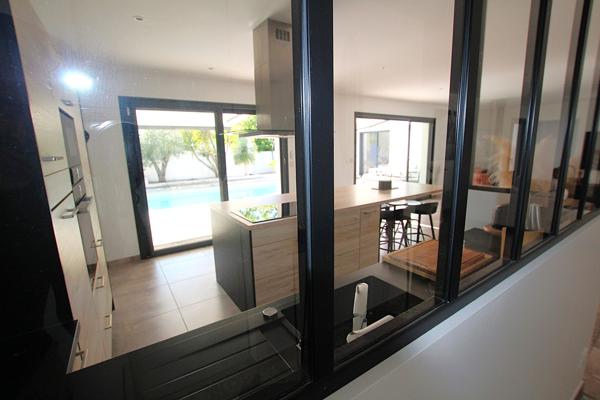 Maison contemporaine avec piscine