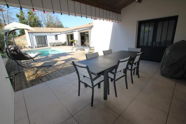 Maison contemporaine avec piscine