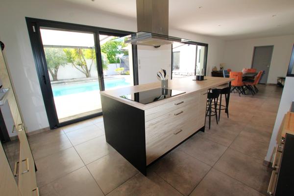 Maison contemporaine avec piscine