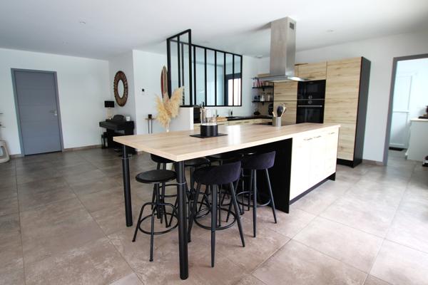 Maison contemporaine avec piscine