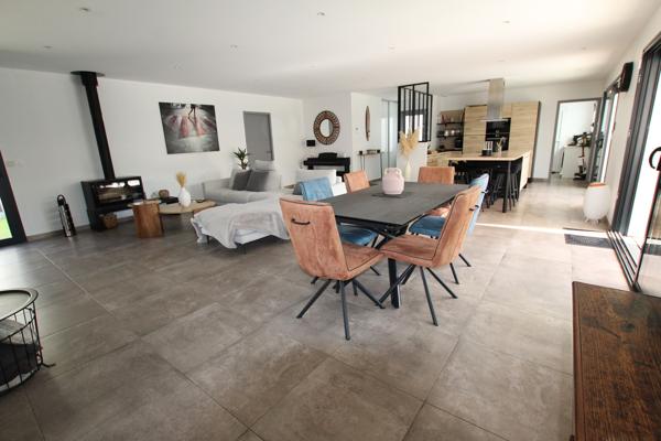 Maison contemporaine avec piscine