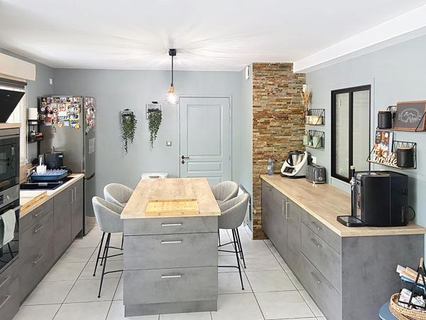 Saint-Denis-d'Anjou : maison 4 chambres avec suite parentale et garage