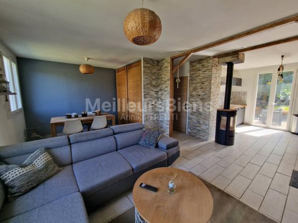 MAISON  AVEC DEUX CHAMBRES AU CALME ET PROCHE DES COMMODITES