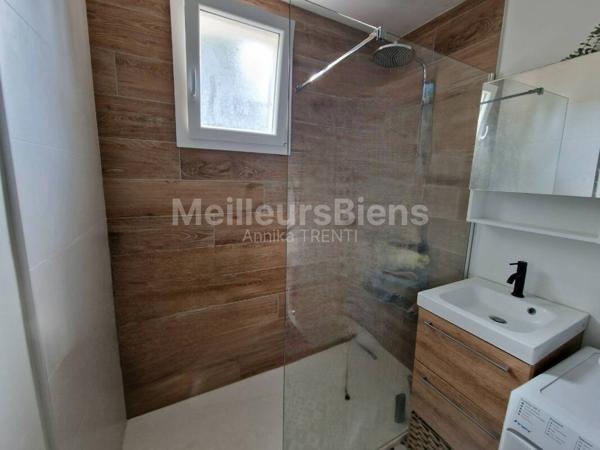 MAISON  AVEC DEUX CHAMBRES AU CALME ET PROCHE DES COMMODITES