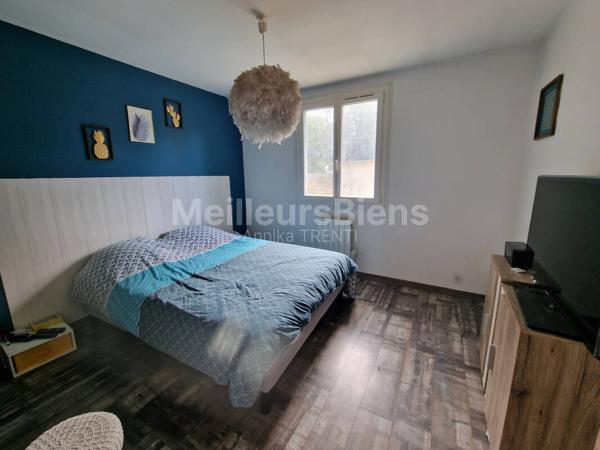 MAISON  AVEC DEUX CHAMBRES AU CALME ET PROCHE DES COMMODITES