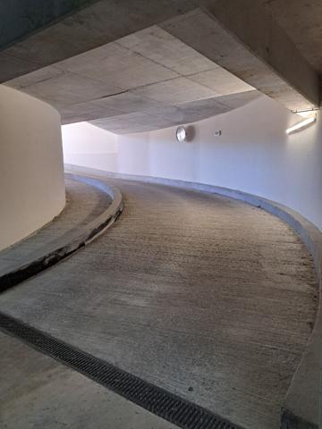 PKG boxable hyper centre Saint-Augustin