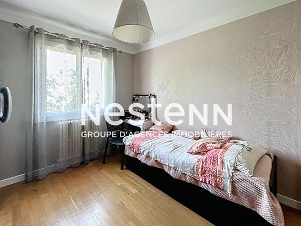 Appartement T4 avec 2 chambres Rénové et moderne Cave Balcons FORT DE BRON - 69500 BRON