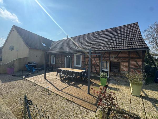 Superbe maison ancienne à vendre à Bantanges - 7 pièces, piscine et grand terrain