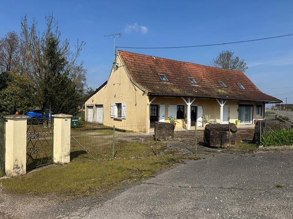 Superbe maison ancienne à vendre à Bantanges - 7 pièces, piscine et grand terrain