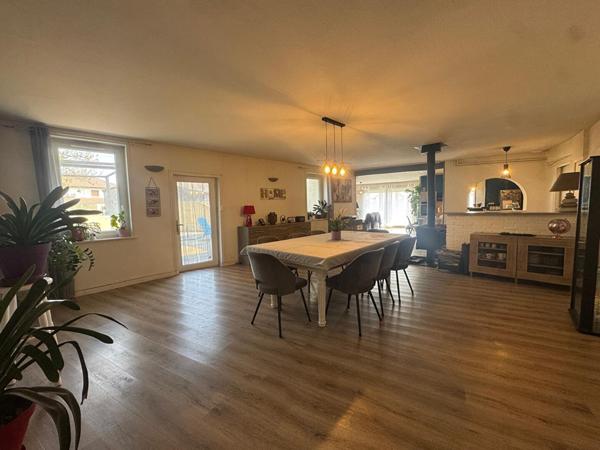 Superbe maison ancienne à vendre à Bantanges - 7 pièces, piscine et grand terrain