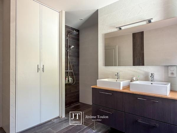 Maison
                                                                                                                                                                                                                                                                                                                        4 pièce(s)                                                                                                                                                                                                          3 chambre(s)                                                                                                                                                                                                          122  m²