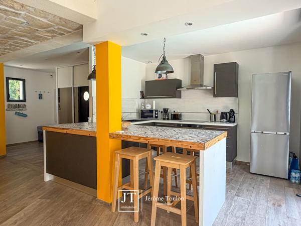 Maison
                                                                                                                                                                                                                                                                                                                        4 pièce(s)                                                                                                                                                                                                          3 chambre(s)                                                                                                                                                                                                          122  m²