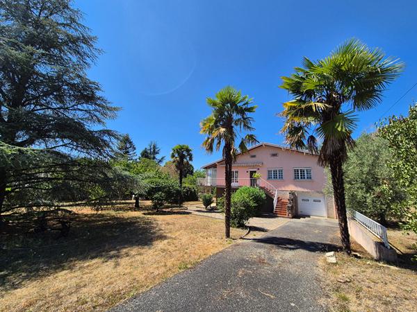 Maison Foix 5 pièce(s) 134 m2 carrez sur terrain de 2152 m² Foix