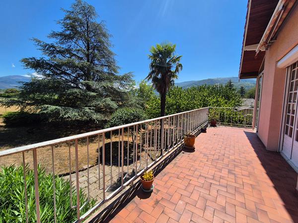 Maison Foix 5 pièce(s) 134 m2 carrez sur terrain de 2152 m² Foix
