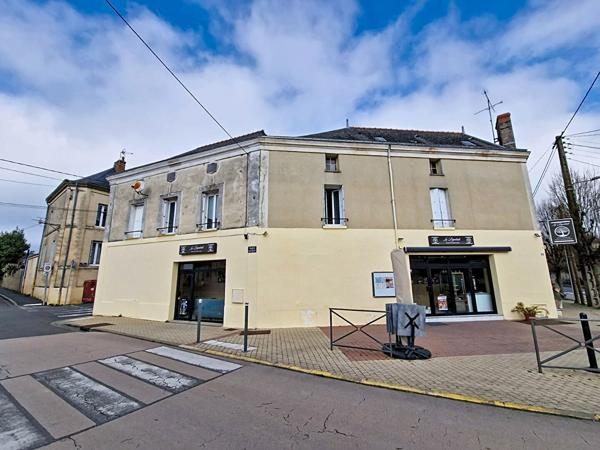Immeuble Doue En Anjou 6 pièce(s) 266 m2