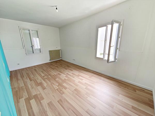 Immeuble Doue En Anjou 6 pièce(s) 266 m2